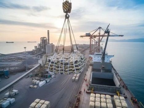 Xuất khẩu xi măng và clinker đạt 3,66 triệu tấn trong tháng đầu năm